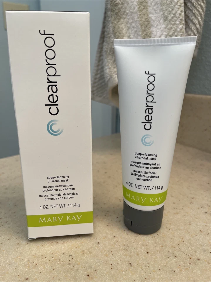 Máscara de carbón de limpieza profunda Mary Kay Clear Proof Foto 1 de 1