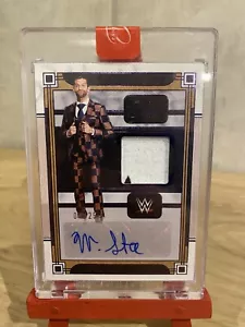Mr Stone 2024 Panini Three Count WWE Encased Memorabilia Patch Auto /25 - Foto 1 di 3