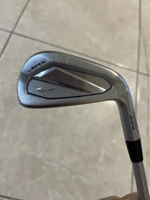 Eje rígido de robo Mizuno JPX 925 forjado 4 hierro único KBS Tour C-Taper Lite 110 Foto 1 de 4
