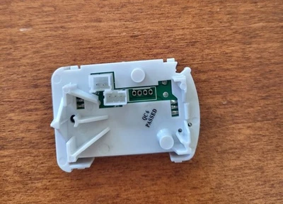 Tapa de extremo para pantalla Comfortex motorizada Foto 1 de 3