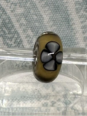 Authentic Trollbeads Lucky Clover 61429, Retired & New - Image 1 of 4