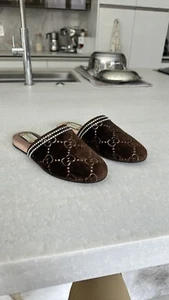 Auténticas Zapatillas/Diapositivas GUCCI GG Terciopelo Cristal Reina Talla 38 Marrón - Imagen 1 de 6