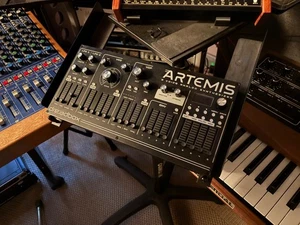 Dreadbox Artemis Virtually New - Picture 1 of 3