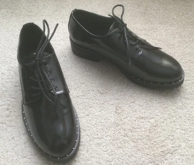 Zapatos Steve Madden Jeremiah, Mujer 8.5M, Suelas Remachadas, Negro JERE01S1 con Caja Foto 1 de 4