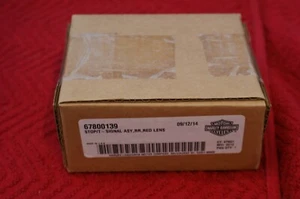 Genuine OEM HARLEY-DAVIDSON Stop / Turn signal assembly Rear red 67800139 - Picture 1 of 2