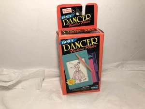 NUOVI piatti moda viaggio Hasbro 1991 vintage con piatti portaoggetti carta ballerina - Foto 1 di 2