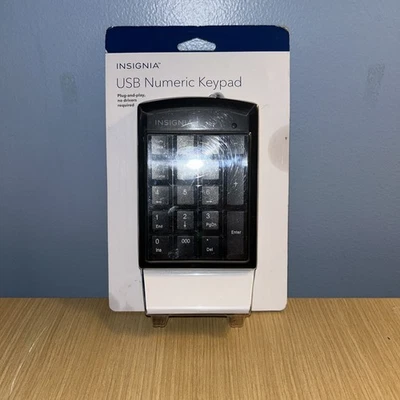 NUEVO Insignia USB con cable numérico diez teclado numérico teclado 18 teclas SELLADO Foto 1 de 4