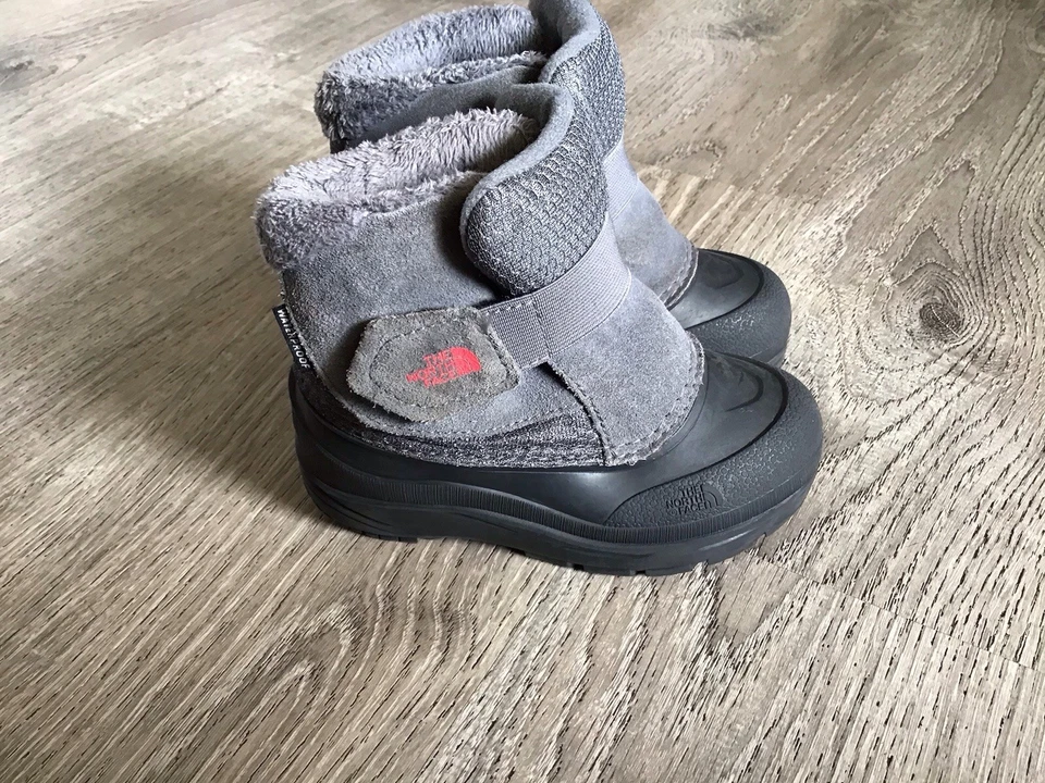 The North Face Toddler Alpenglow II Winter Boots Boys Size 9 Gray Snow Boot - Image 1 of 4