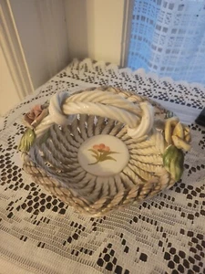 VINTAGE CAPODIMONTE PORCELAIN WOVEN BASKET WITH ROSES - Picture 1 of 5