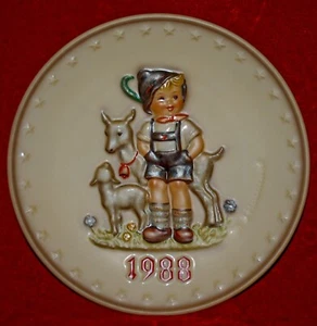 Vintage HUMMEL Porcelain Plate "LITTLE GOAT HELPER"  #284 TMK6 Made in Germany - Picture 1 of 3
