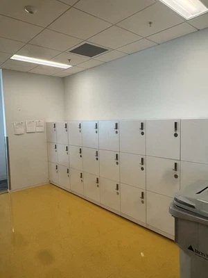 Armarios laminados de 3 niveles / unidades de almacenamiento personal 20x20x64 con cerradura digital Foto 1 de 3