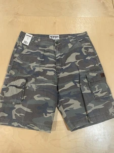 Neu mit Etikett neu mit Etikett Wrangler Rugged Wear tarnfarbene Cargoshorts Größe 35 100 % Baumwolle - Bild 1 von 8