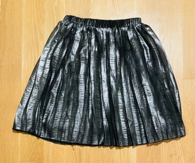 Girls The Childrens Place TCP Silver Size 7-8 EEUC M Medium Gray Pleated Skirt - Image 1 of 2