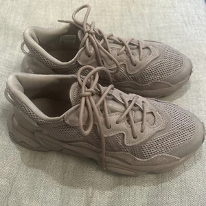 Adidas Mujer Taupe 2098_Oz:Weego_Adiprene Tenis Atléticos Zapatos Talla 7.5 Usados en Excelente Condición - Imagen 1 de 15