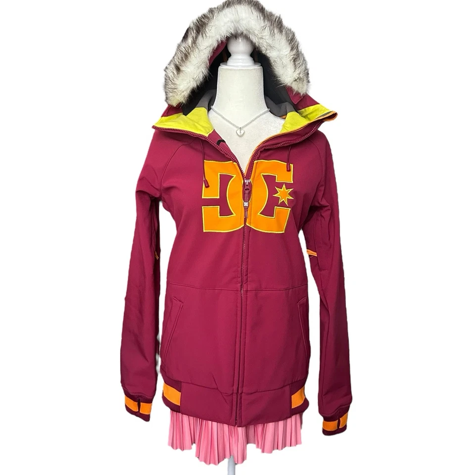 Chaqueta DC Soft Shell Borgoña Talla XS Foto 1 de 4