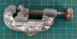 Vintage RIDGID Rigid Heavy Duty Pipe Cutter Tool No 10 1/8" - 1" USA - Picture 1 of 4