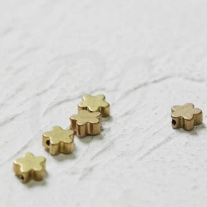 20 Stück massive rohe Messing Abstandshalter - Blume 6 x 2,5 mm (CW-4204C) - Bild 1 von 2