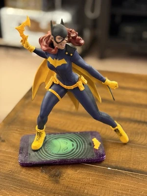 Batgirl Diamond Select DC Gallery PVC Statue - Image 1 of 4