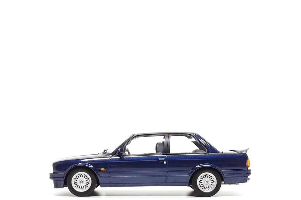 KK Scale 1:18 BMW 325i (E30) M-Paket 2 in Mauritius Blue Metallic - Image 1 of 4
