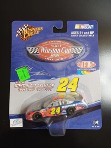 1/64 NASCAR 2003 JEFF GORDON DUPONT WINSTON CUP CHAMPION 4X WINNERS CIRCLE - Picture 1 of 3