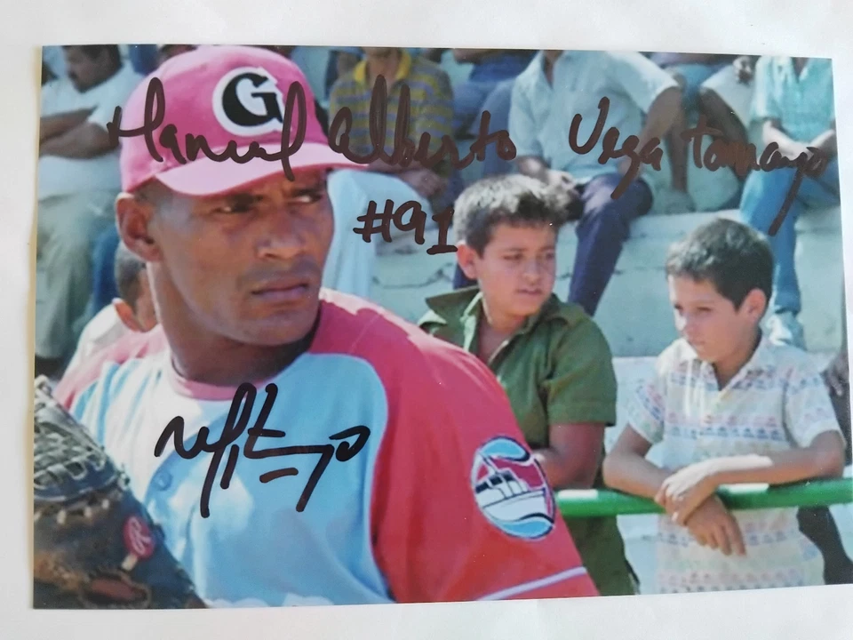 Manuel Vega  CUBA  Olympisieger  im  Baseball  2004 - Bild 1 von 1