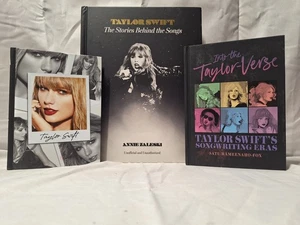 Taylor Swift 3 Book Lot - Foto 1 di 5
