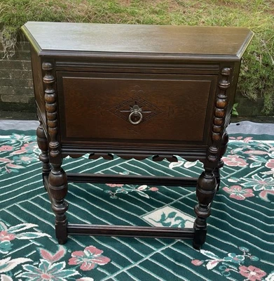 Mesa auxiliar/servidor de roble romano tallado gótico renacimiento jacobeo años 30/40 Tomlinson Foto 1 de 4