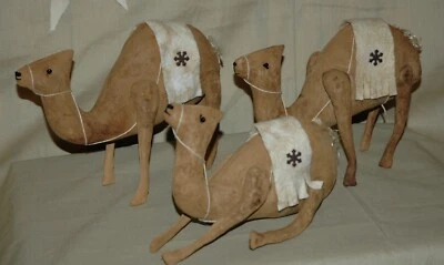 Primitive Folk Art 7" CAMELS & Christmas Star Ornies Sewing Pattern - Image 1 of 2