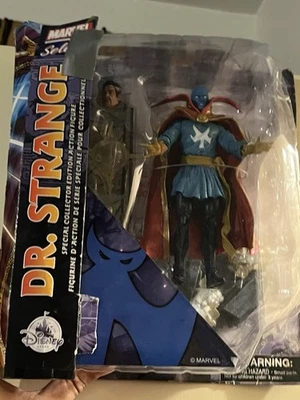 Diamond Select Marvel Select exclusivo de Disney Store Dr. Figura de acción Strange 7" Foto 1 de 2