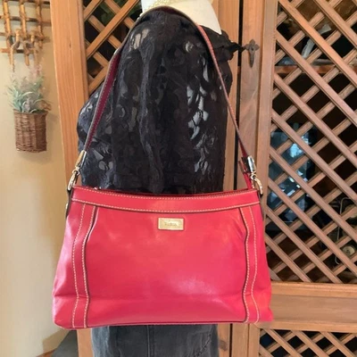 Bolso de hombro Y2K Liz & Co. rojo rosado con costuras en contraste Foto 1 de 4