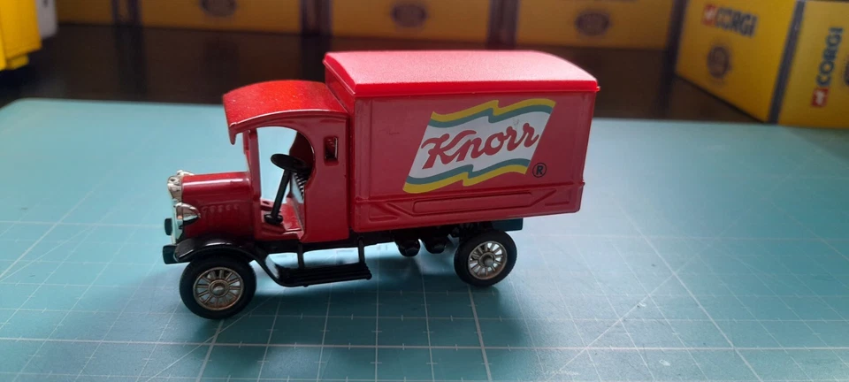 Camionnette Dennis Delivery Van Knorr 1/60e Corgi Altaya - Photo 1/1