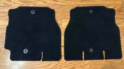 Alfombrillas Chrysler JL 4 puertas 2 piezas pasajero trasero izquierdo y derecho OEM 49212G Foto 1 de 4