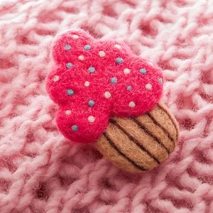 Felt Cupcake Brooch – Handmade Wool Pin – Cute Eco Gift for Birthday, Xmas - Picture 1 of 4