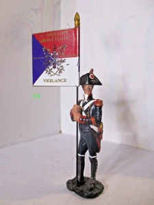 HACHETTE 1/32 FIGURINE 79 PORTE DRAPEAU EMPIRE 4è Rgt ARTILLERIE A PIED NAPOLEON - Imagen 1 de 1