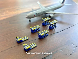 1:400 Model Airport Accessories - 6 Piece Airplane Cargo Loader Set (Blue) - Picture 1 of 14