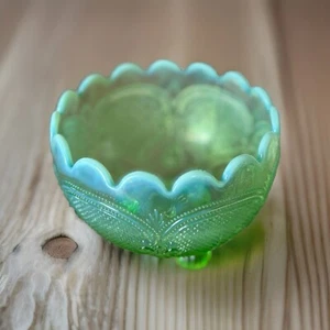 Northwood 5" Green Opalescent Glass Vintage Footed Bowl Candy Dish Ruffled - Picture 1 of 11