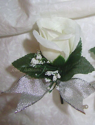 Marfil ~ Plata ~ Brote de rosa ~ Boutonniere de rosa abierto ~ Ramillete de alfiler ~ Boda ~ Baile de graduación ~ Quinceañera Foto 1 de 3