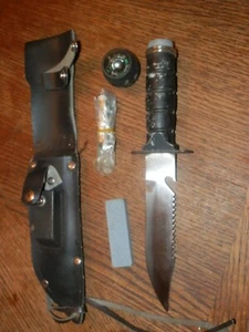 Vintage Taiwanese 420 Survival Hunting Stainless Steel Knife with Sheath - Picture 1 of 4