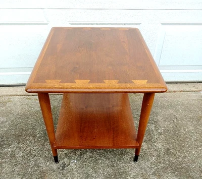 SUPER NICE LANE ACCLAIM 2 SHELF DOVETAIL DESIGN, END TABLE, LAMP TABLE, CLEAN... - Image 1 of 4