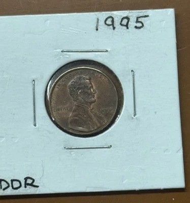 1995 Lincoln Memorial Cent Mechanical Reverse Doubling Error Cent Coin TW - Image 1 of 3