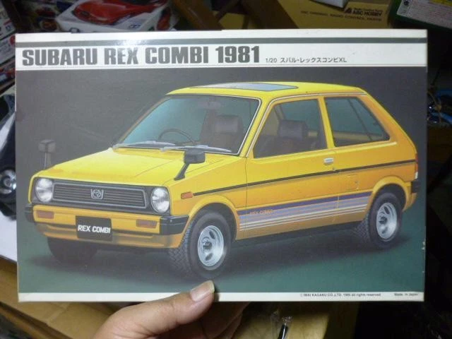 Bonus included! Imai 1/20 Subaru Rex Combi 1981 model, unopened - Image 1 of 4