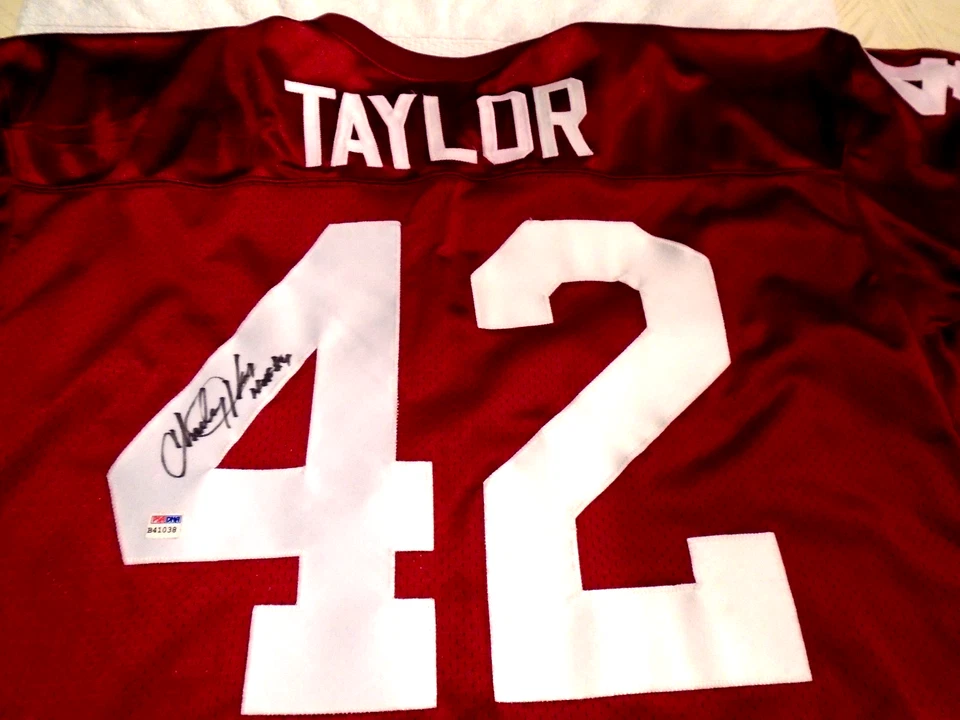 Футболка с автографом Чарли Тейлора из Washington Redskins с сертификатом PSA #B41038 - Изображение 1 из 4