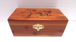 Joyería de madera de cedro vintage baratija tocador caja recuerdo caballo Estes Park CO - Imagen 1 de 11
