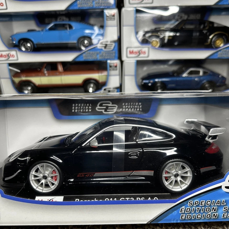 MAISTO 1/18 DODGE VIPER GT2 GTSR WHITE BLACK STRIPES SPECIAL EDITION 46629