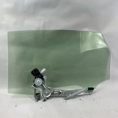 Puerta trasera de vidrio con motor OEM Toyota Prius V 4 puertas 2015-2017 pasajero Rh Foto 1 de 4