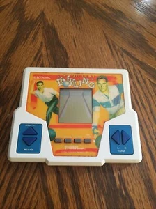 Tiger Electronics Fast Lane Bowling LCD Handheld Video Game - TESTED - Picture 1 of 11