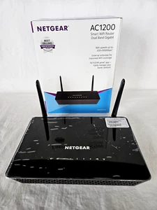 NETGEAR AC1200 Smart Wi-Fi Router with External Antennas (R6220-100NAS) - Picture 1 of 11