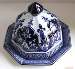Blue and White Serving Tray with Lid Cheese Dome H- 7,5” - Picture 1 of 20