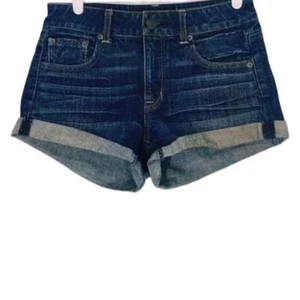 Pantalones cortos American Eagle de mezclilla con dobladillo enrollado - Imagen 1 de 4