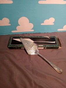 W.M. Rogers & Sons Cake Server Silverplated #0697 11.25" Serrated Edge Floral - Picture 1 of 11